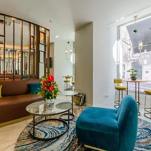 The 7 Hotel, Suites, & Лиссабон